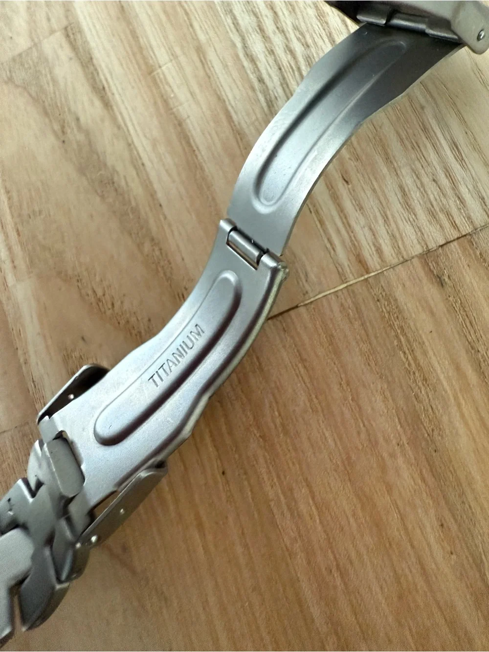 titanium men’s casual watch NEW BATTERY